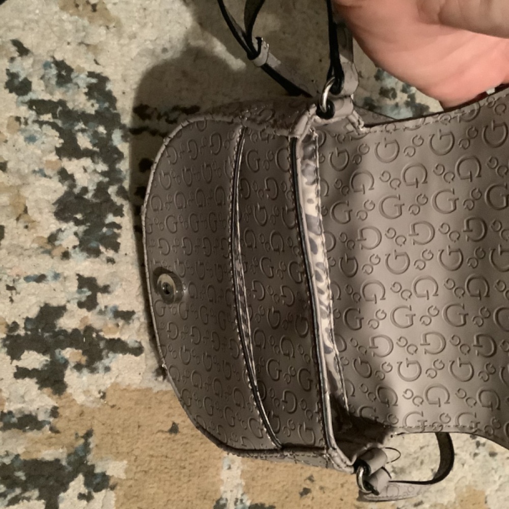 NWOT Guess Logo Crossbody - Picture 6 of 12